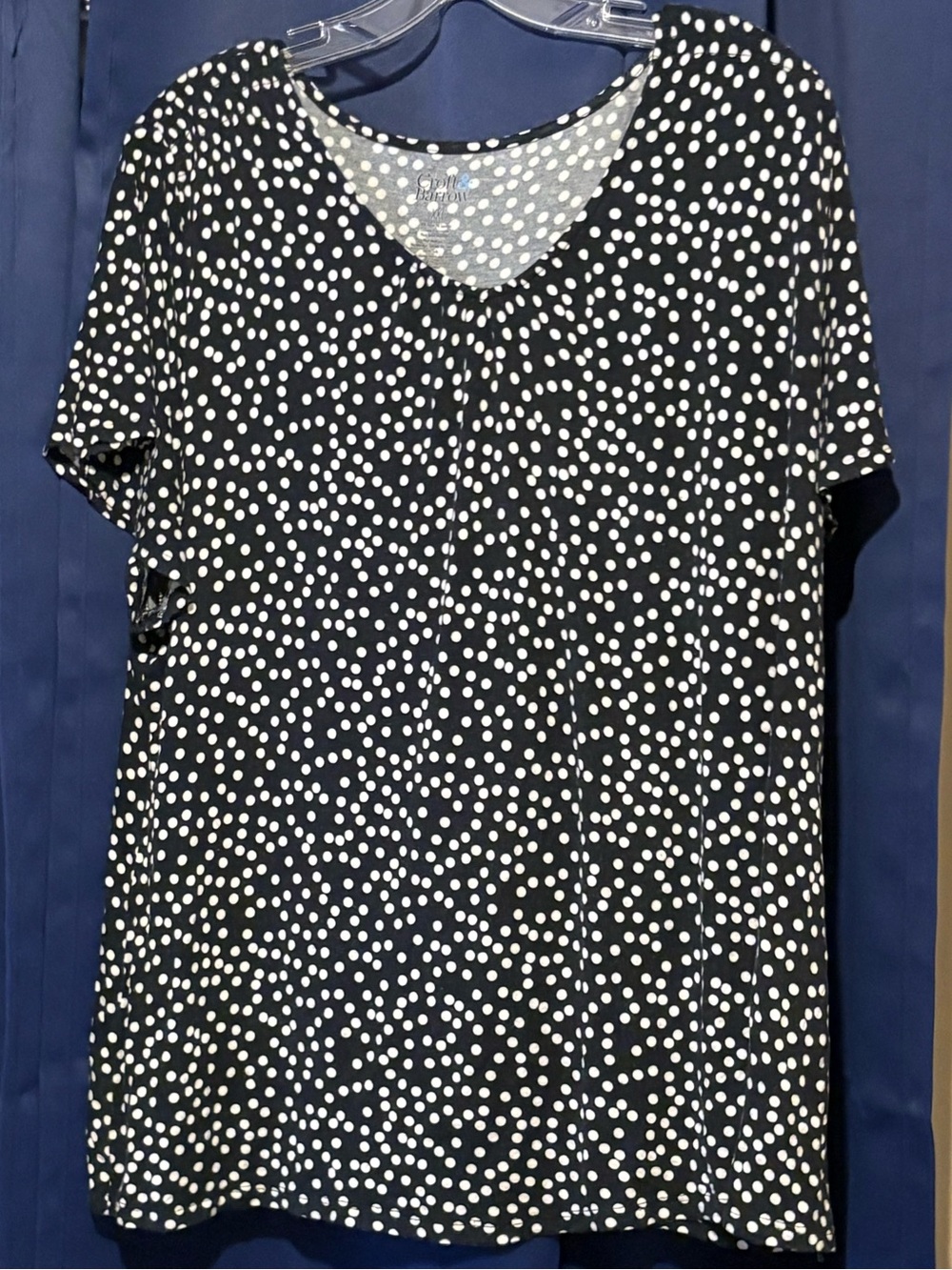 croft & barrow Black and White Polka Dot V-Neck Short Sleeve Top
